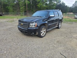 2013 Chevrolet Tahoe LTZ - Exterior Front Left Corner Image